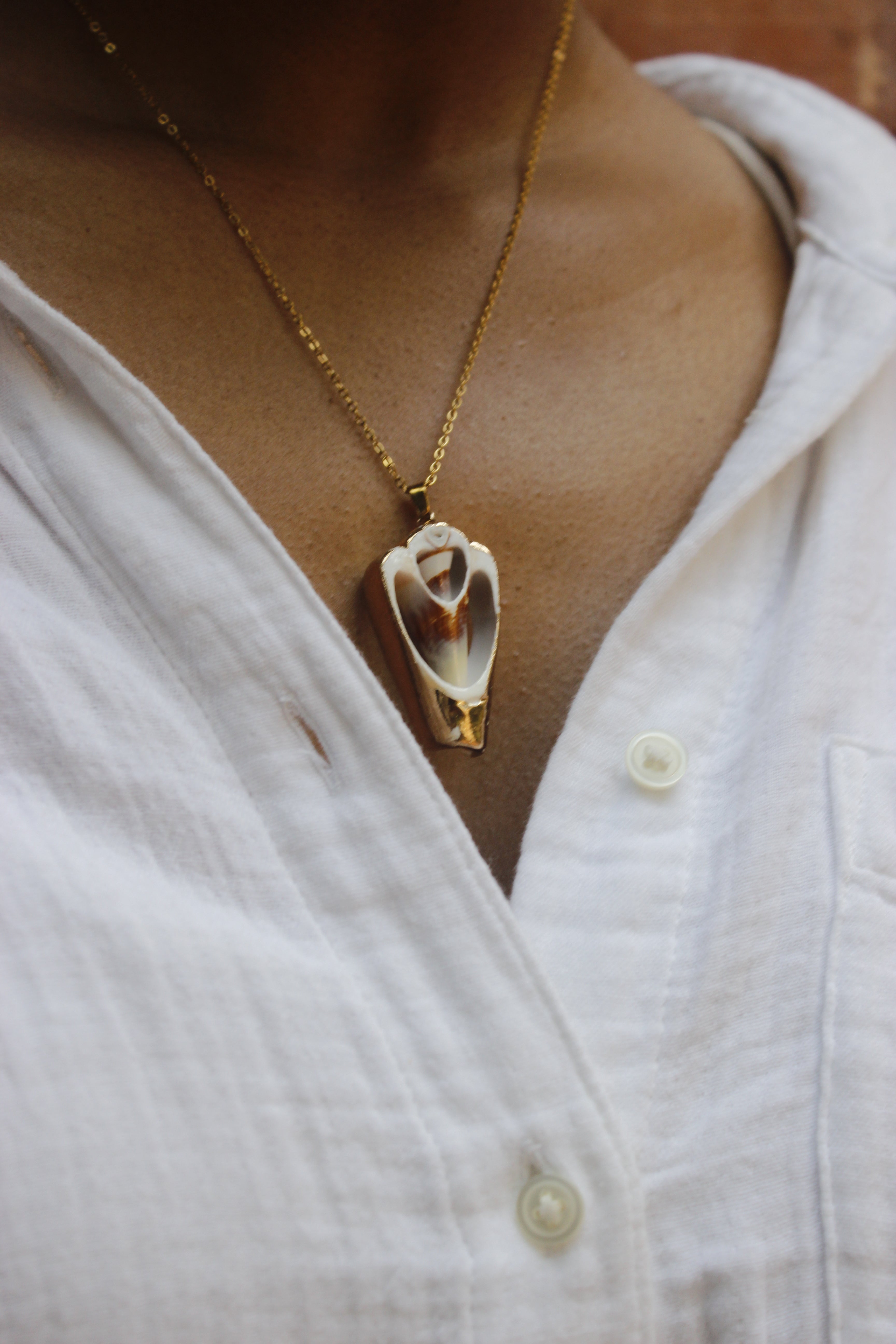 Ona Jwelix Orgamy Shell Necklace organic shell cluster boho necklace for women

