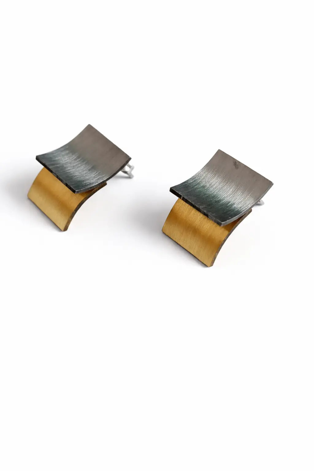 Ona Jwelix Shed Hawk Xi Stud real product photo gold stud earring India