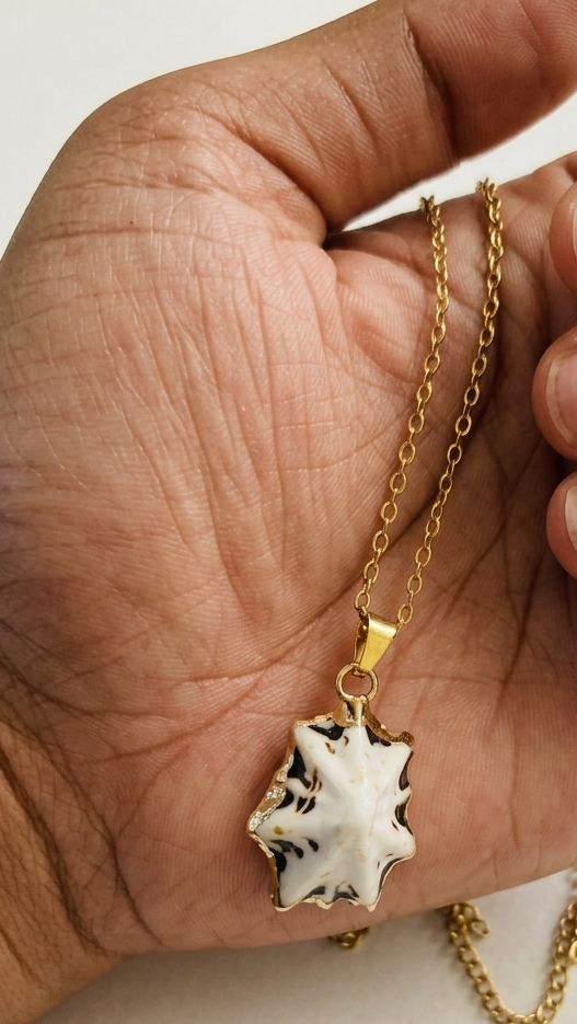 Ona Jwelix Temo Shell Necklace side view clean shell gold chain necklace India